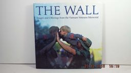Wall : Images and Offerings from the Vietnam Veterans Memorial  9780002179744 Front Cover