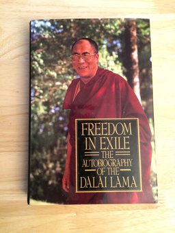 Freedom in Exile The Autobiography of the Dalai Lama  9780060391164 Front Cover