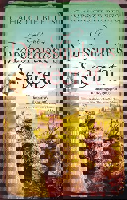 Dressmaker's Secret A Gorgeously Evocative Historical Romance  9780349414164 Front Cover