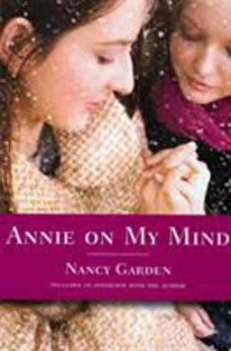 Annie on My Mind  9780374400118 Front Cover
