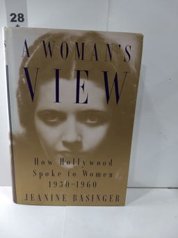 Woman's View How Hollywood Spoke to Women, 1930-1960  9780394563510 Front Cover