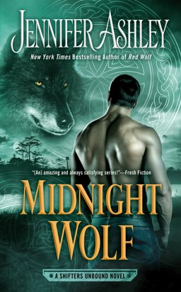 Midnight Wolf  9780425281390 Front Cover