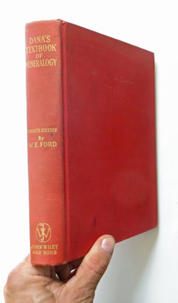 Textbook of Mineralogy 4th 9780471193050 Front Cover