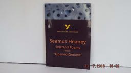 Selected Poems from "Opened Ground" by Seamus Heaney (York Notes Advanced)  9780582329317 Front Cover