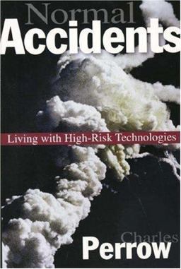 Normal Accidents Living with High Risk Technologies - Updated Edition  9780691004129 Front Cover