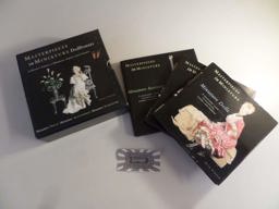 Masterpieces in Miniature Dollhouses  9780764172694 Front Cover