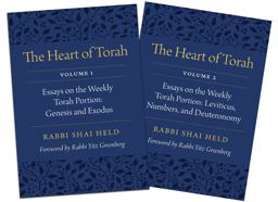 Heart of Torah, Gift Set Essays on the Weekly Torah Portion  9780827613058 Front Cover