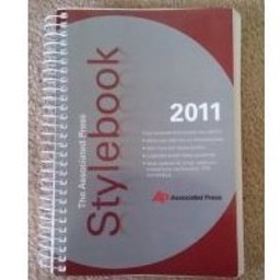 Associated Press 2011 Stylebook and Briefing on Media Law  9780917360558 Front Cover