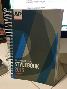 ASSOC.PR.STYLEBOOK+BRIEFING ON...2015  9780917360619 Front Cover