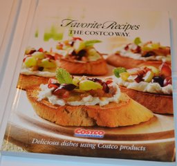 Favorite Recipes the Costco Way Delicious Dishes Using Costco Products  9780972216487 Front Cover