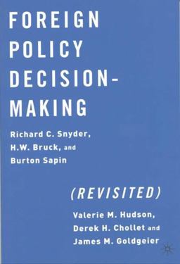 Foreign Policy Decision-Making  9781403960764 Front Cover