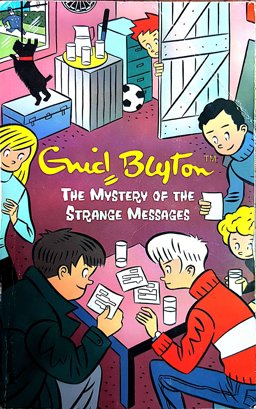 Mystery of the Strange Messages  9781405204064 Front Cover