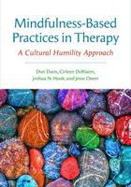 Mindfulness-Based Practices in Therapy A Cultural Humility Approach  9781433831478 Front Cover
