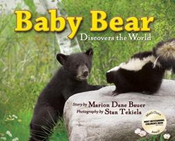 Baby Bear Discovers the World  9781591931652 Front Cover