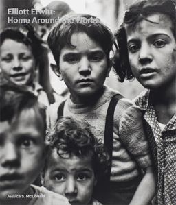Elliott Erwitt: Home Around the World  9781597113694 Front Cover