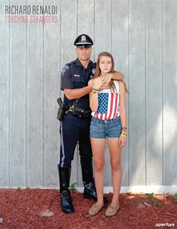 Richard Renaldi Touching Strangers  9781597114301 Front Cover