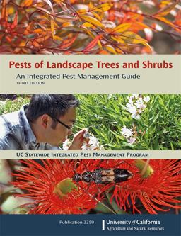 Pests of Landscape Trees and Shrubs: An Integrated Pest Management Guide  9781601078643 Front Cover