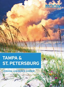 Moon Tampa and St. Petersburg  9781631217104 Front Cover