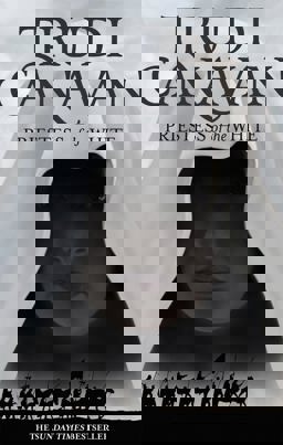 Priestess of the White Book 1 of the Age of the Five  9781841499635 Front Cover