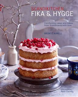 ScandiKitchen: Fika and Hygge Comforting Cakes and Bakes from Scandinavia with Love  9781849757591 Front Cover